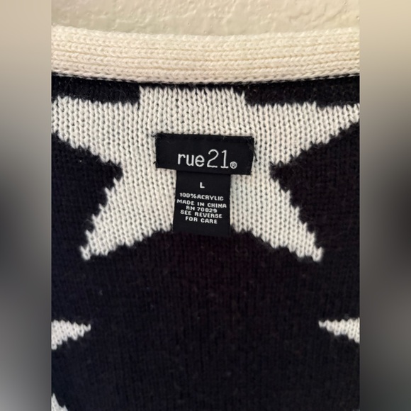 Rue21 Black and White Star Cardigan - Picture 3 of 3